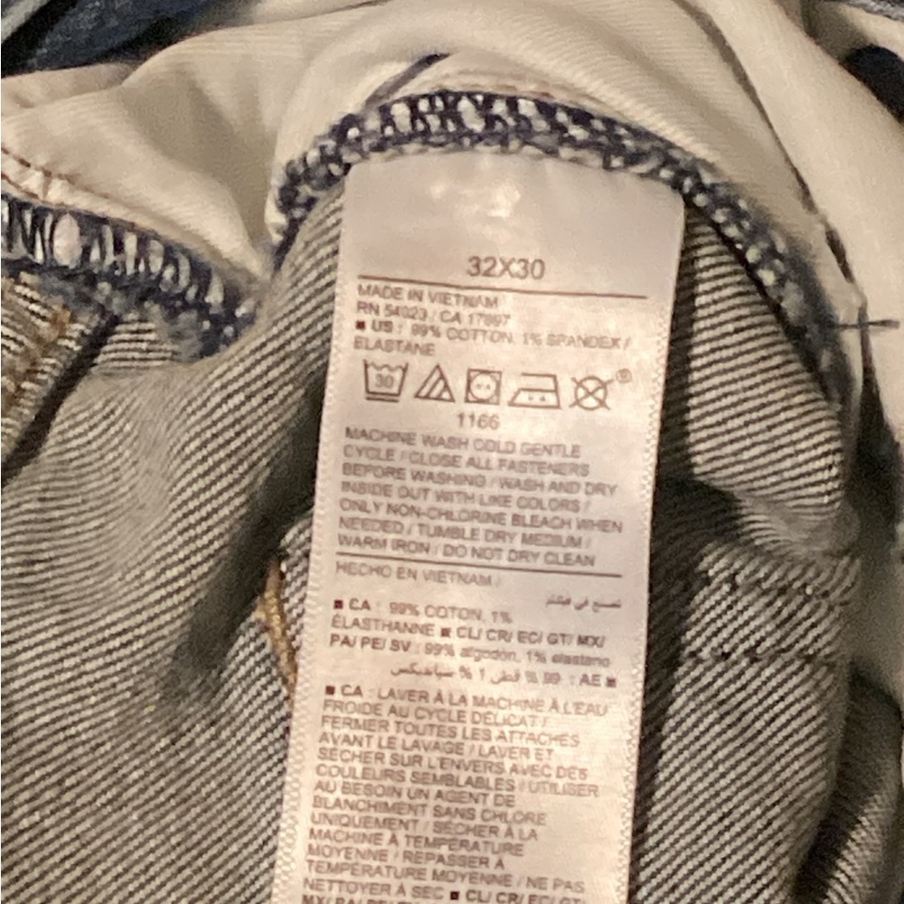 Old Navy Athletic Taper Men’s Jeans - Picture 4 of 5